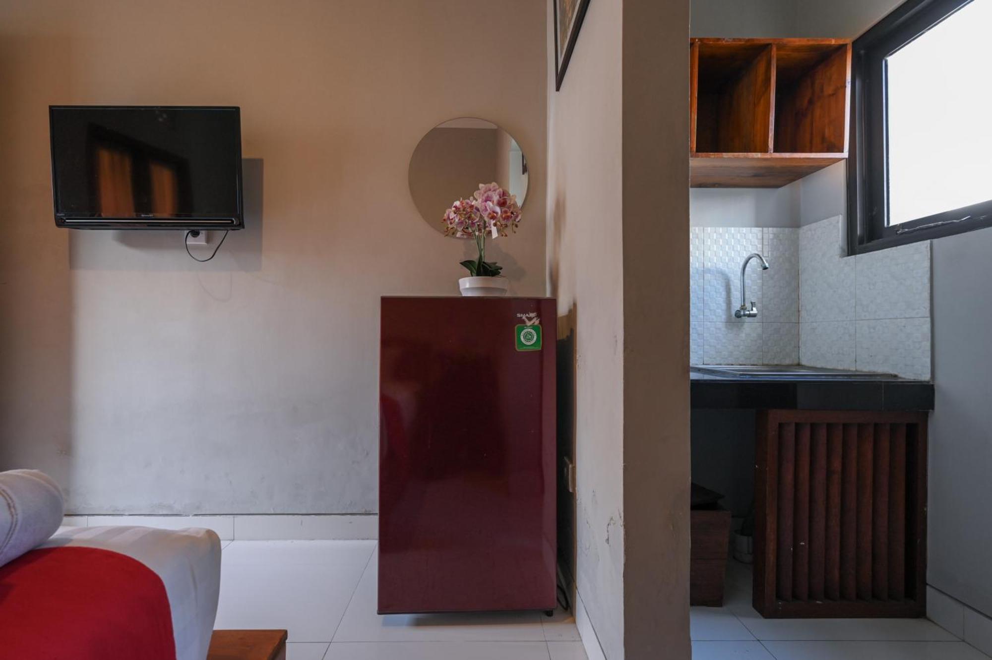 RedDoorz near Mertasari Beach 2 Pesanggaran Exterior foto